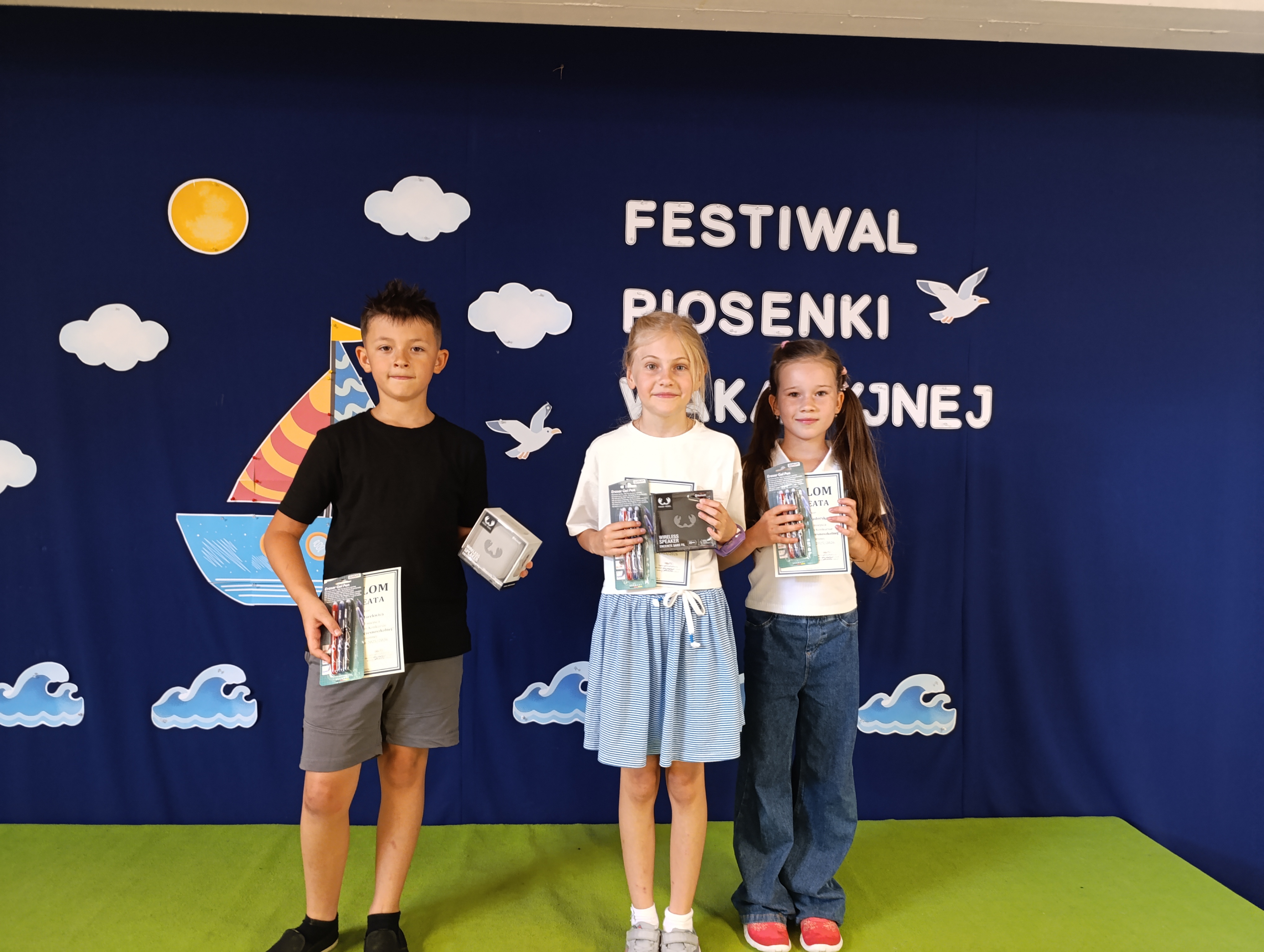 Sukces naszych uczniów w Ogólnopolskim Konkursie Wiedzy „Orzeł Edukacji Wczesnoszkolnej” Laureaci konkursu wiedzy z nagrodami na scenie