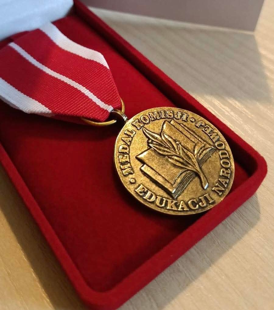 Medal Komisji Edukacji Narodowej zdjęcie Medallu Komisji Edukacji Narodowej