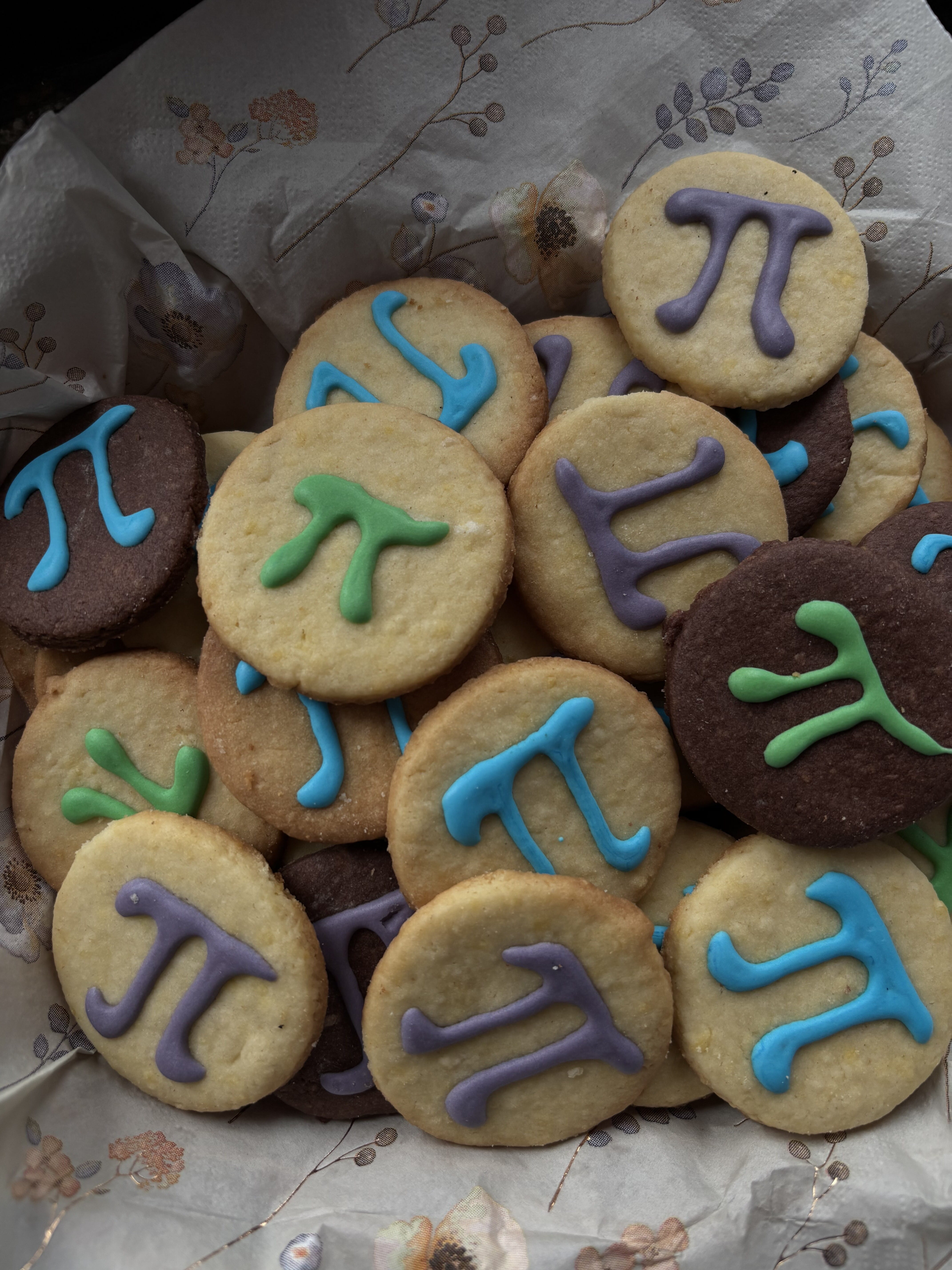 Obchody Dnia Liczby Pi ciastka upieczone przez uczniów z okazji Dnia Liczby Pi